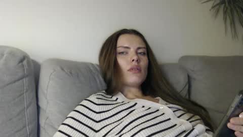 Snapshot of infinitiq45 chatting on 01-22-25, 09:54 Sweet girl online show from 01-22-25, 09:54