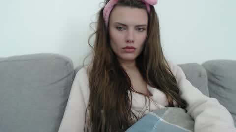 Snapshot of infinitiq45 chatting on 02-07-25, 02:37 Sweet girl online show from 02-07-25, 02:37