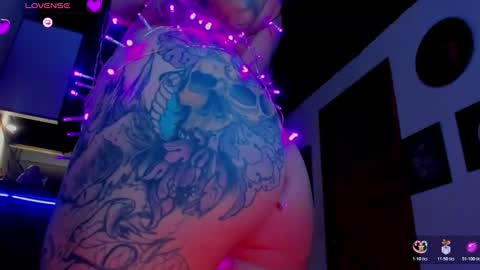 Snapshot of ink_demon chatting on 11-14-25, 05:17 demon online show from 11-14-25, 05:17