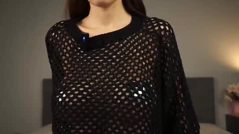 Luna and Dior online show from 10-23-25, 01:21