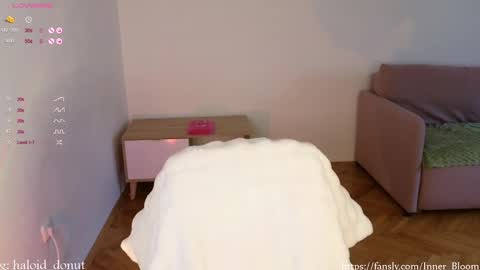 Snapshot of inner_bloom chatting on 01-28-25, 01:38 inner_bloom online show from 01-28-25, 01:38