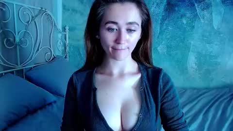 Lina online show from 10-20-25, 12:44