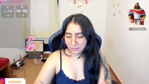 Luna        online show from 02-08-26, 05:16