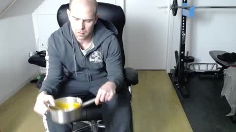 Snapshot of insanemaxxx chatting on 12-12-24, 06:42 insanemaxxx online show from 12-12-24, 06:42