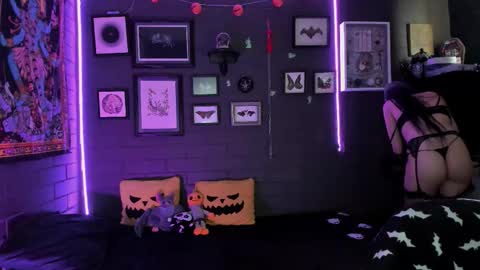   SANIA  online show from 10-23-25, 05:44