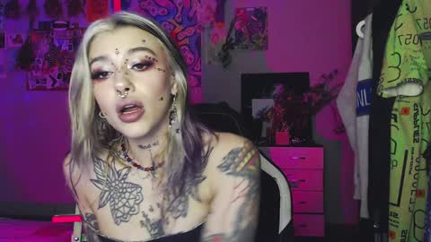 Snapshot of insunnity666 chatting on 12-29-24, 03:13 Insunnity666 online show from 12-29-24, 03:13