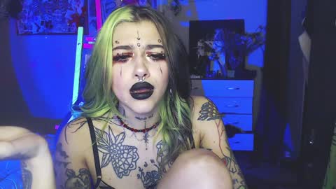 Snapshot of insunnity666 chatting on 01-27-25, 08:39 Insunnity666 online show from 01-27-25, 08:39