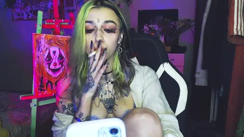 Snapshot of insunnity666 chatting on 02-06-25, 10:32 Insunnity666 online show from 02-06-25, 10:32