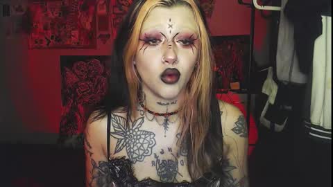 Snapshot of insunnity666 chatting on 11-17-25, 07:41 Insunnity666 online show from 11-17-25, 07:41