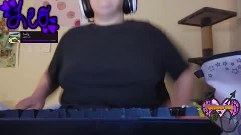 Snapshot of intentkitten chatting on 01-11-26, 04:28 Reigning Leo online show from 01-11-26, 04:28