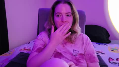 Faye online show from 11-27-25, 03:41