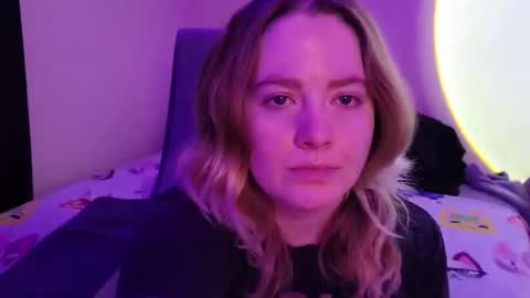 Faye online show from 11-30-25, 04:38