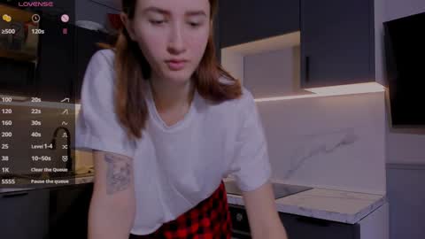 Snapshot of internetsexplorer chatting on 12-13-24, 08:09 Bernadette  Join  online show from 12-13-24, 08:09