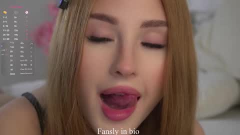 Snapshot of inthelabyrinthsofmysoul chatting on 11-03-25, 12:46 Ellie online show from 11-03-25, 12:46