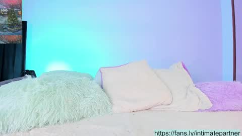 Snapshot of intimate__partner chatting on 01-20-25, 10:26 Lucia online show from 01-20-25, 10:26