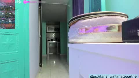 Snapshot of intimate__partner chatting on 02-15-25, 11:58 Lucia online show from 02-15-25, 11:58