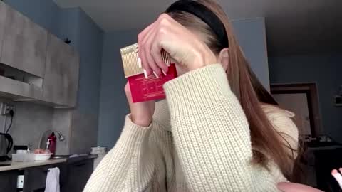 Dina online show from 12-21-25, 09:16