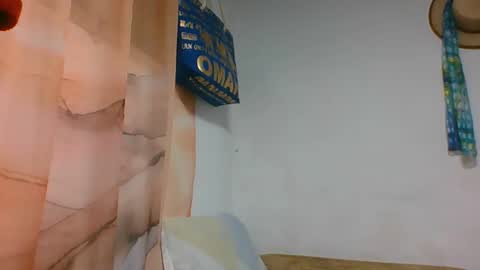 Snapshot of iriella2908 chatting on 10-24-25, 06:37 iriella2908 online show from 10-24-25, 06:37