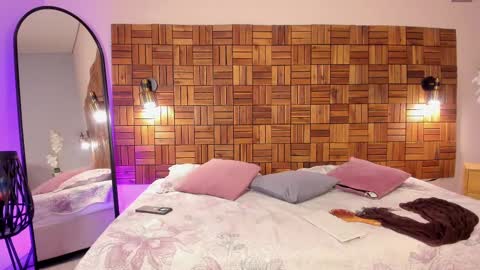 Iris Rosse online show from 02-22-25, 08:31