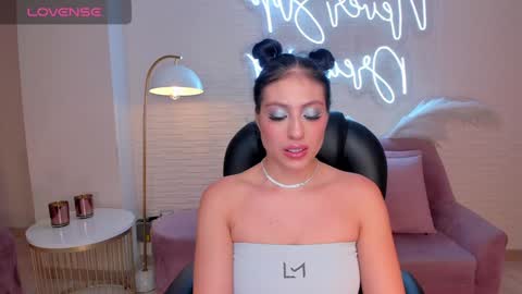 Snapshot of irinaportman chatting on 12-12-24, 03:21 Irina online show from 12-12-24, 03:21