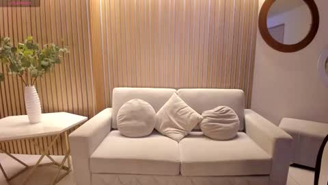 Snapshot of irinaportman chatting on 10-18-25, 11:55 Irina online show from 10-18-25, 11:55