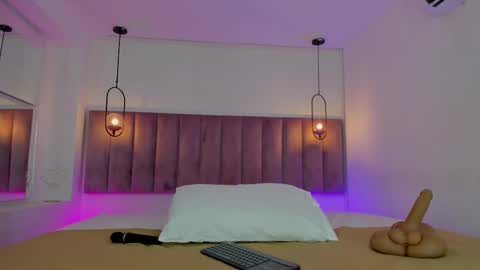 Irinnah Lottus online show from 10-04-25, 11:52