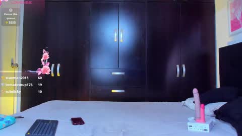 Snapshot of irirs_sex chatting on 02-25-25, 05:15 IrisVianca online show from 02-25-25, 05:15