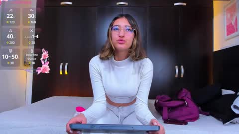 Snapshot of irirs_sex chatting on 03-05-25, 11:06 IrisVianca online show from 03-05-25, 11:06