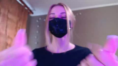 Snapshot of iris_lave chatting on 10-01-25, 03:07 Lily online show from 10-01-25, 03:07