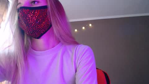 Snapshot of iris_lave chatting on 10-15-25, 11:54 Lily online show from 10-15-25, 11:54