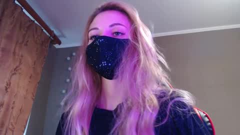 Lily online show from 10-18-25, 02:51