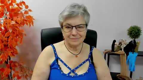 I R I S online show from 09-24-25, 07:12