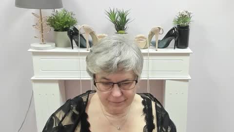 I R I S online show from 02-17-26, 07:16