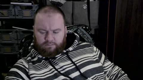 twitter theirishman205 online show from 12-19-24, 05:40