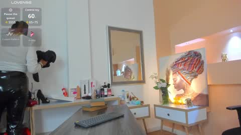 Iriss  online show from 12-23-24, 01:24