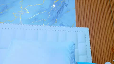 Sandy  online show from 10-22-25, 12:27