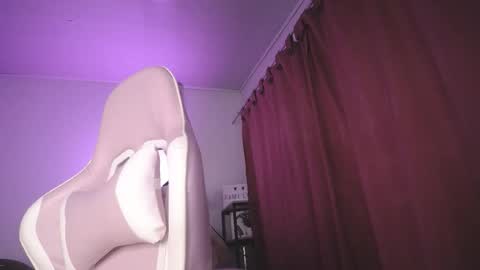 Isabella  online show from 12-15-25, 10:52