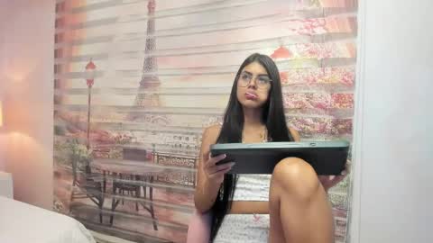Snapshot of isa_little4u chatting on 10-17-25, 03:20 online show from 10-17-25, 03:20
