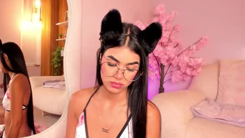 Snapshot of isa_little4u chatting on 11-16-25, 10:54 online show from 11-16-25, 10:54