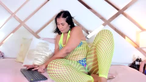 ISABELA online show from 02-28-25, 12:31
