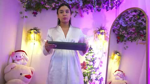 Isabella        online show from 12-16-25, 08:58