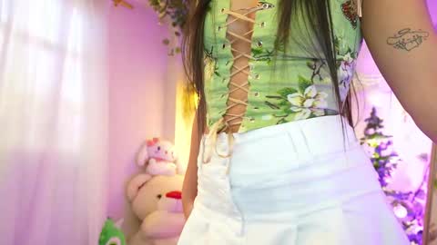 Isabella        online show from 12-20-25, 05:20