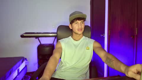 Snapshot of isaac__efx chatting on 12-18-24, 02:10 isaac online show from 12-18-24, 02:10