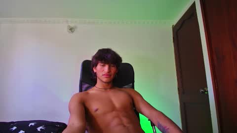 Snapshot of isaac__efx chatting on 10-02-25, 08:38 isaac online show from 10-02-25, 08:38