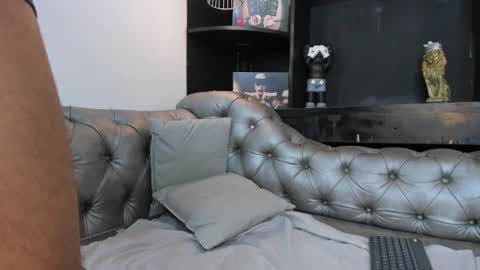 Isaac  online show from 11-14-25, 03:55