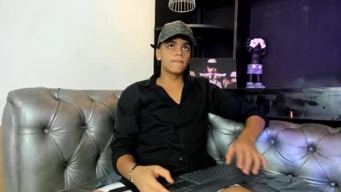 Isaac  online show from 11-21-25, 07:45