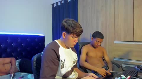 isaac_master77 online show from 11-07-25, 04:12