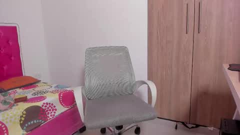 isaac_master77 online show from 11-19-25, 05:46