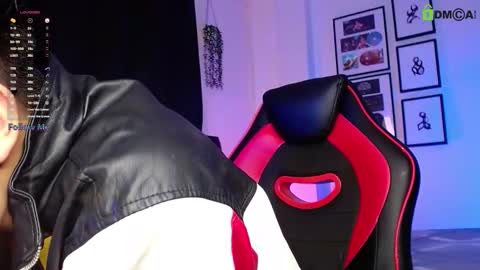 Isaac Saenz. online show from 12-16-25, 11:32