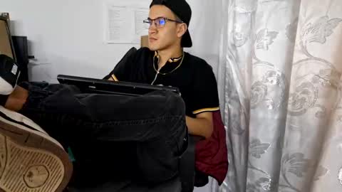 Isaac online show from 10-21-25, 02:34